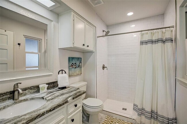 Building Photo - 20534 Highland Lake Dr