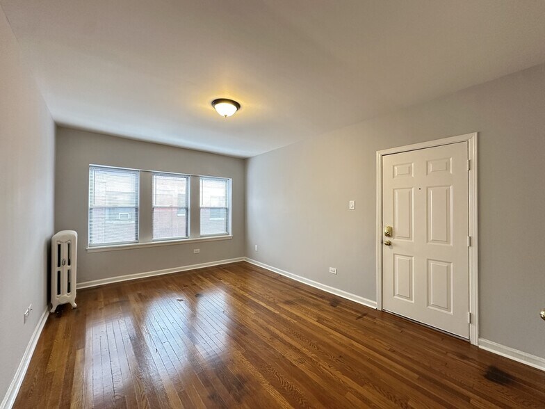 Building Photo - 5740 N Winthrop Ave