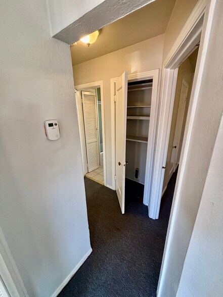Building Photo - 15091 Robin St