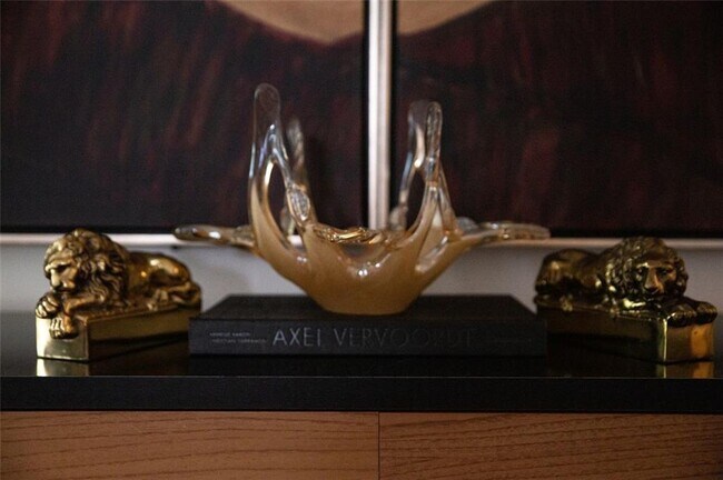 Building Photo - 724 Charles Allen Dr NE