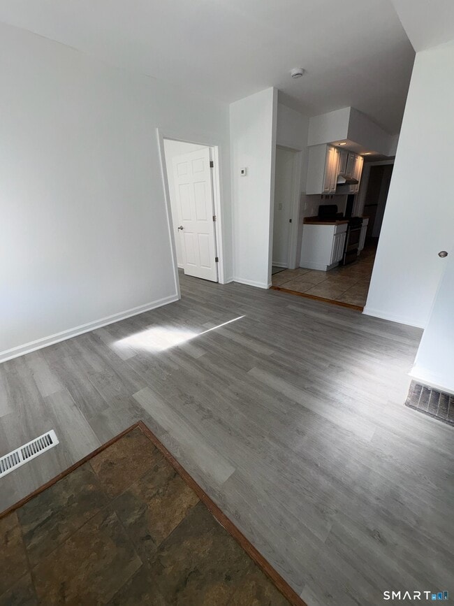 Building Photo - 144 Whittier St