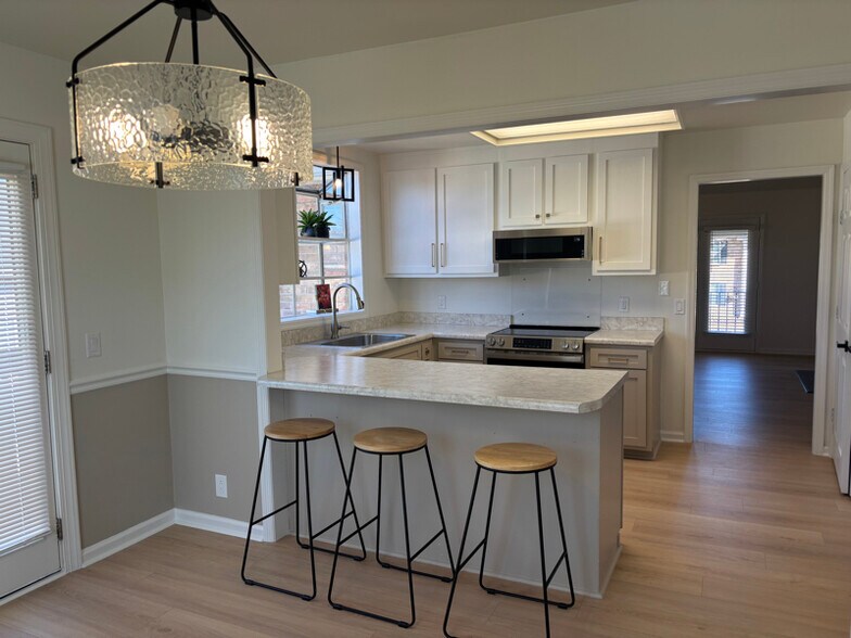 Building Photo - 232 Cottage Pl