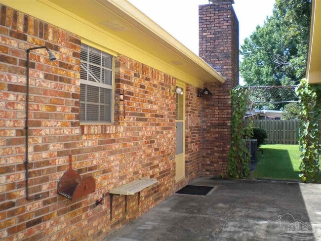 Building Photo - 2015 Frontera St