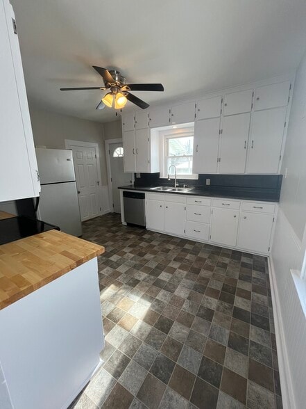 Building Photo - 180 Gillett St