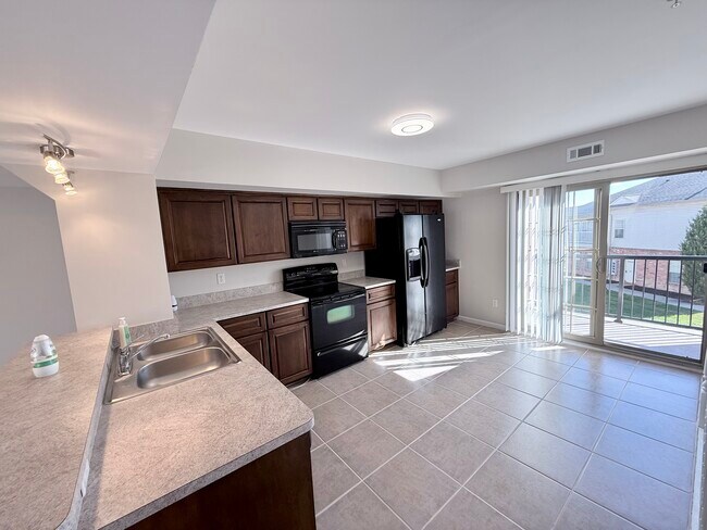 Building Photo - 14072 Lakeside Blvd N