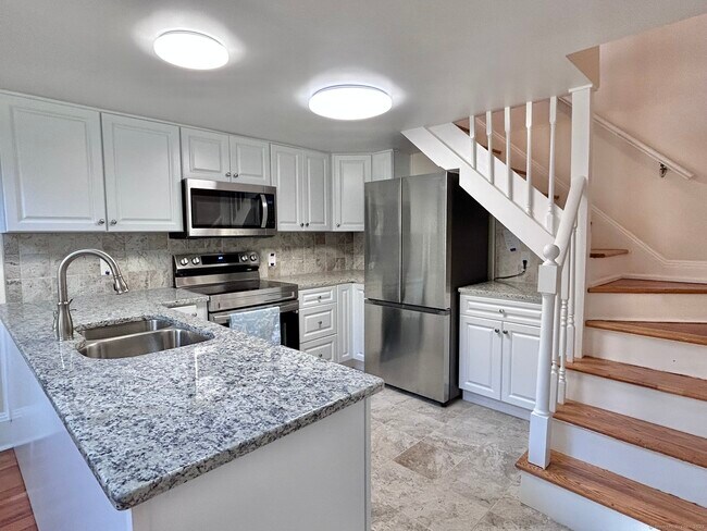 Building Photo - 32 Starr St