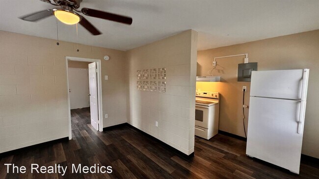 Building Photo - 1 br, 1 bath House - 2000 W Jackson St Unit 8