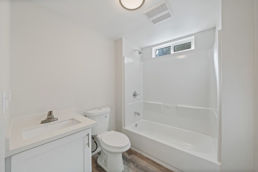 Building Photo - 328 W 51st St