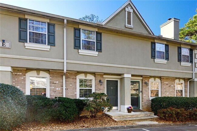 Primary Photo - 6900 Roswell Rd
