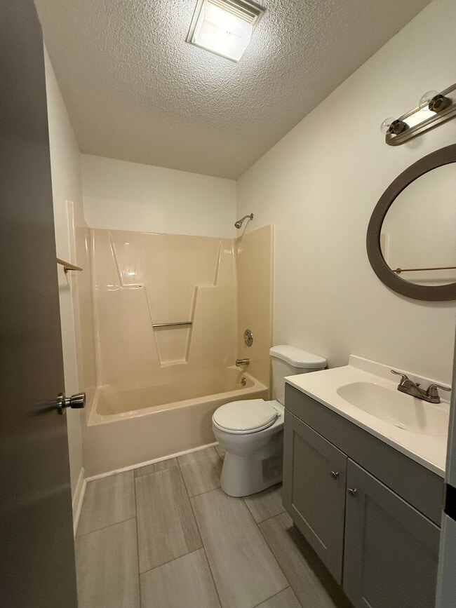Building Photo - 4104 Cheney Pl