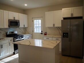 Building Photo - 1205 Hillside Pl