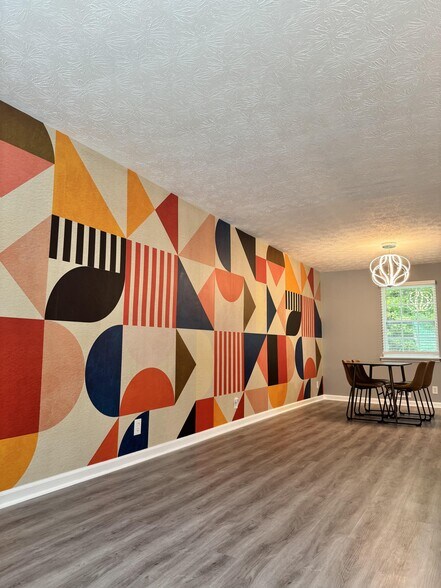 Primary Photo - 1963 Overton Trl