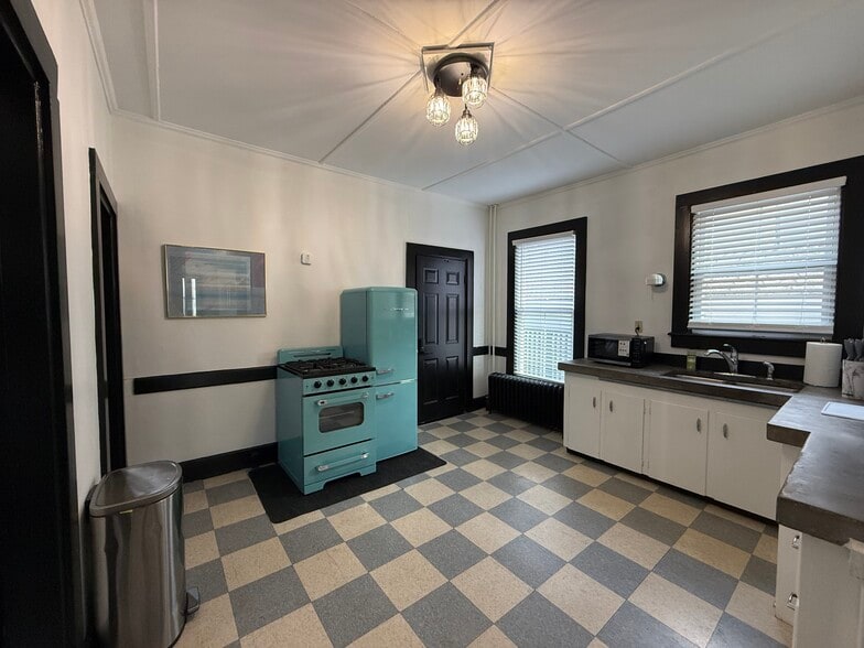 Building Photo - 67 North St