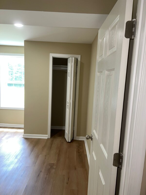 Building Photo - 20 Aster Ln