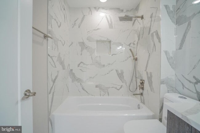 Building Photo - 2222 Frankford Ave
