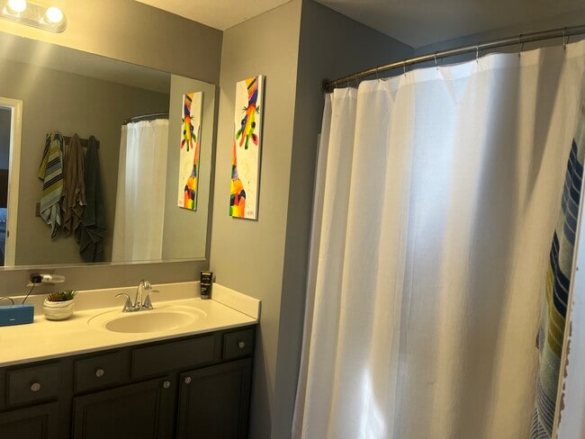 Building Photo - 2650 Cadbury Cir