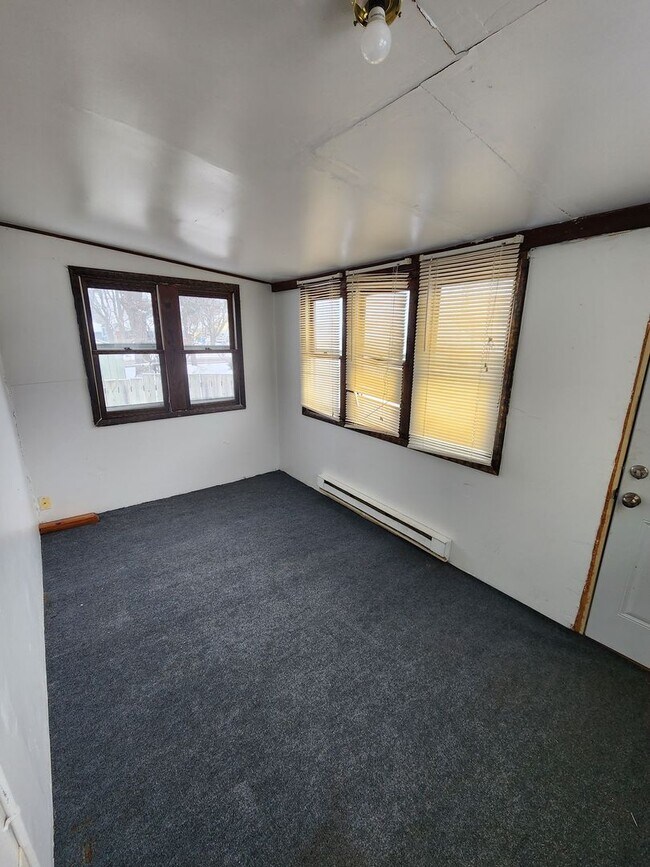 Building Photo - 207 7th Ave