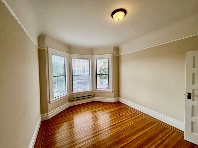 Building Photo - PM0314