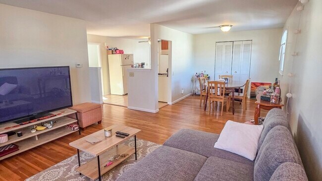 Building Photo - 55 Wedgewood Rd