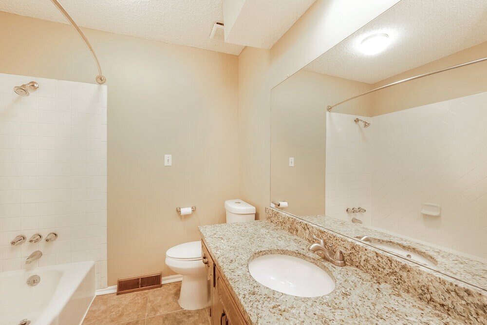 Building Photo - 7502 E 132 Terrace