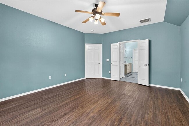 Building Photo - 516 Carismatic Ln