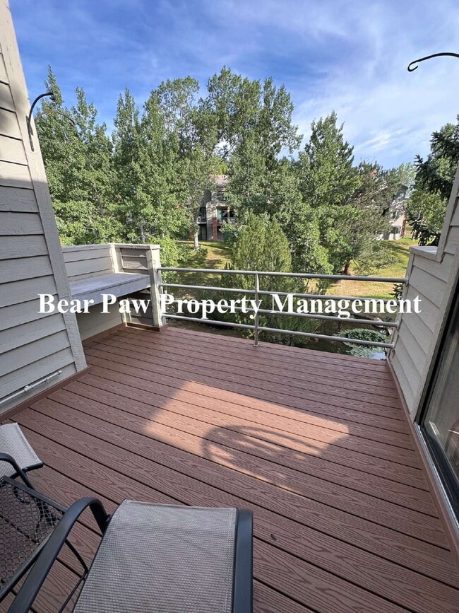 Building Photo - Beautiful Condo in Genesee!!