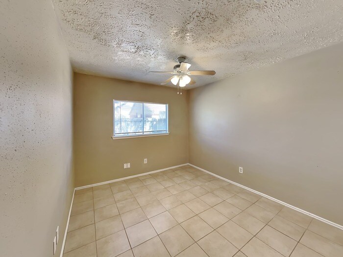 Building Photo - 5927 Woodmancote Dr