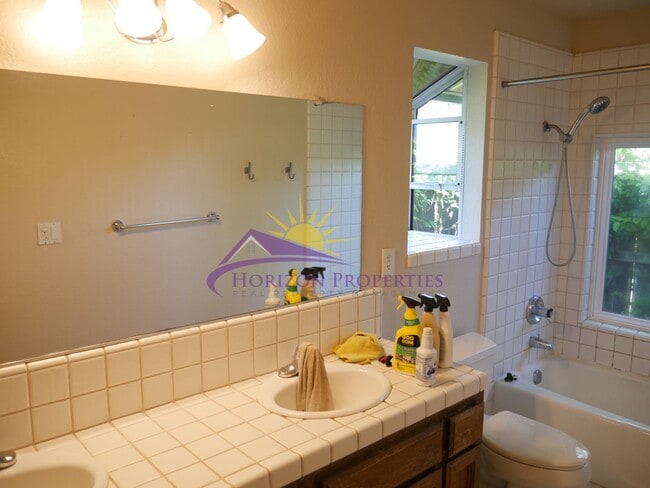 Building Photo - 3 Bed 2.5 Bath 1,766 sqft Fair Oaks Home