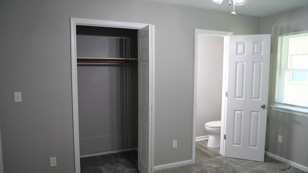 Building Photo - 6021 Camellia Dr