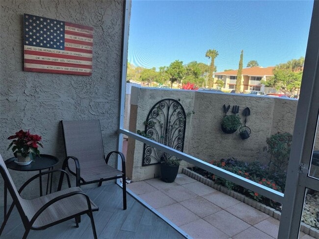 Building Photo - Updated 2 bed 2 bath condo in Midport II