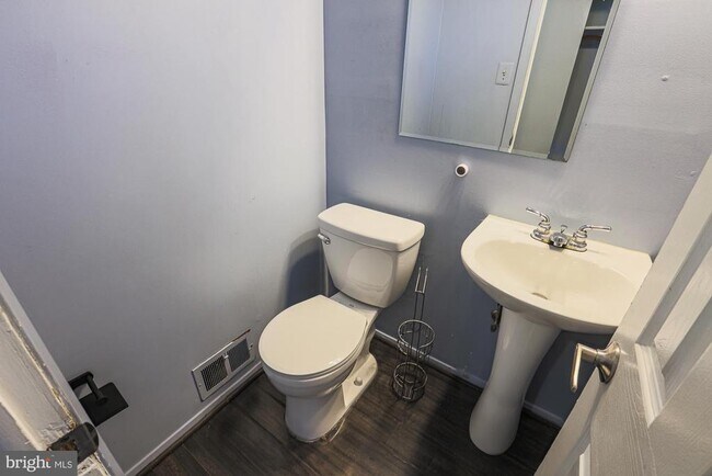 Building Photo - 2421 Lightfoot Dr