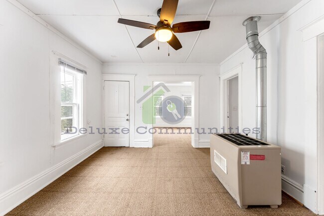 Building Photo - 346-346 Diamond Ave SE