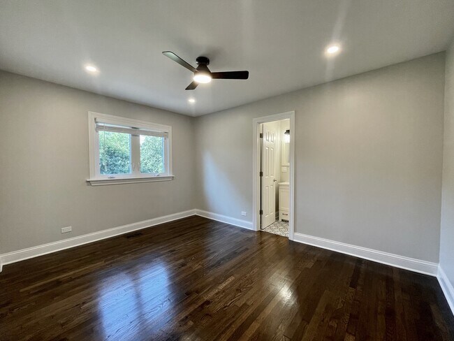 Building Photo - 185 Carthage Ln