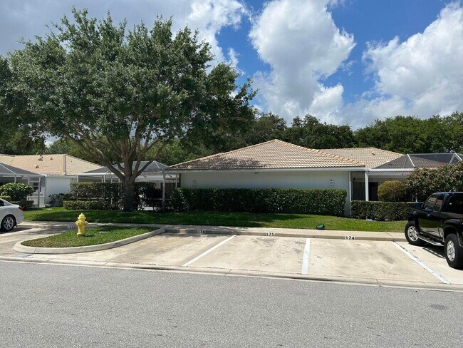 Building Photo - 7204 Geminata Oak Ct