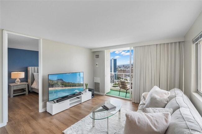 Building Photo - 400 Hobron Ln