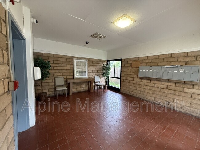 Building Photo - 2632 Warring St