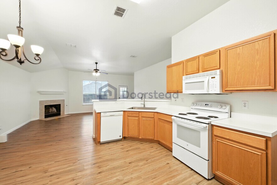 Building Photo - 523 Elk Run Dr