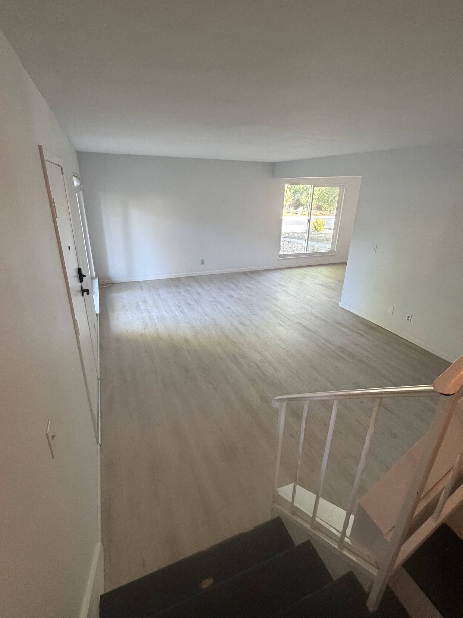 Building Photo - 3141 Pinehurst Dr