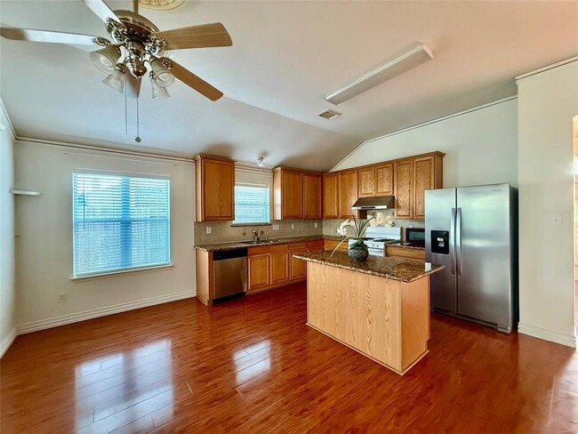 Building Photo - 2114 Indianapolis Dr