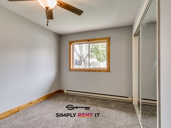 Building Photo - Sunset Ave 3 Bedroom Duplex in Kelley, IA