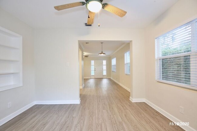 Building Photo - Beautiful 3/2 Home - College Park, Orlando...