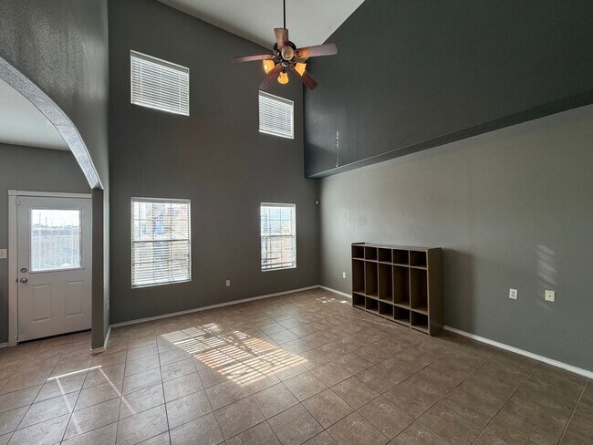 Building Photo - TWO STORY 5 BEDROOM 3 BATH HOUSE WITH SPA