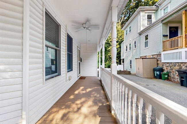 Building Photo - 14 Chestnut St