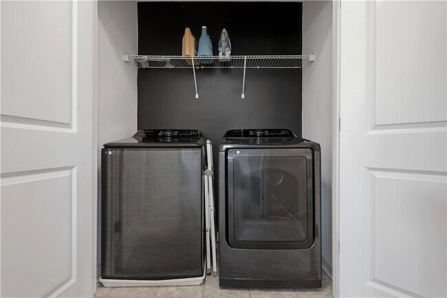 Building Photo - 2347 Rolling Trl