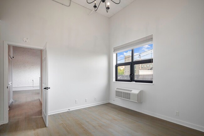 Building Photo - 149 Water St
