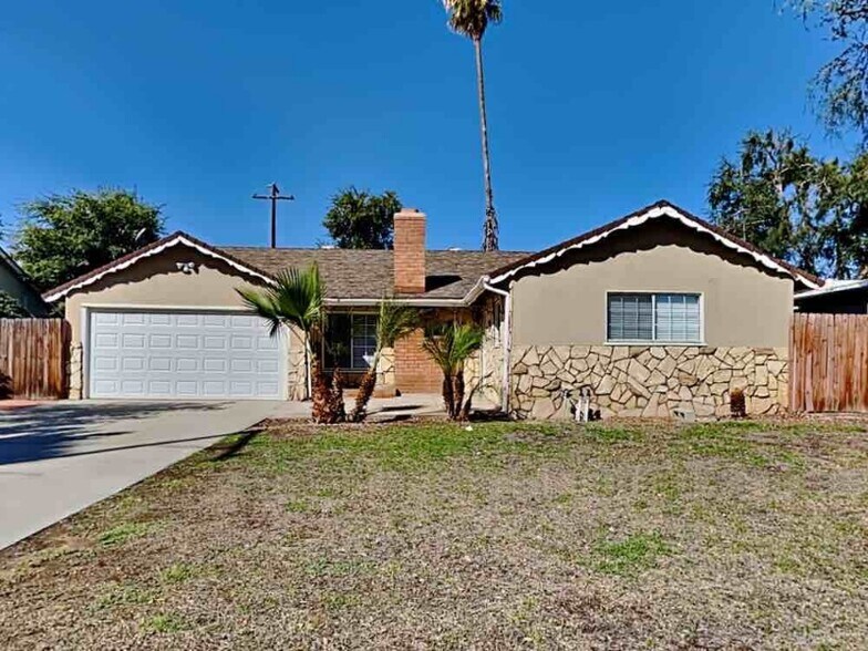 Primary Photo - 10635 Magnolia Ave