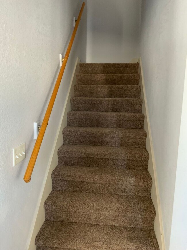 Building Photo - 424-424 Eisenhower St