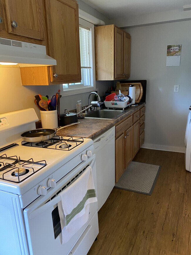 Building Photo - 86 Church St