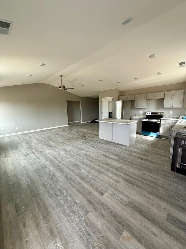 Building Photo - 203 Jared Parker Wy