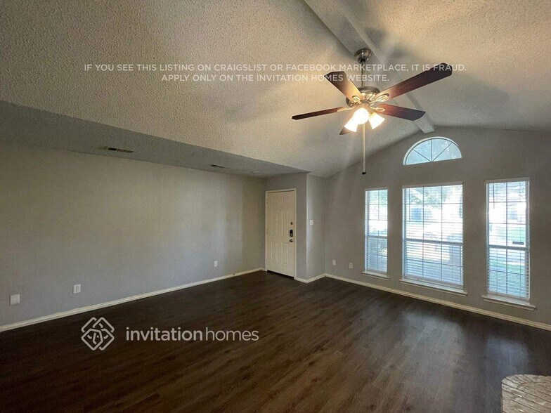 Building Photo - 8037 Iris Cir